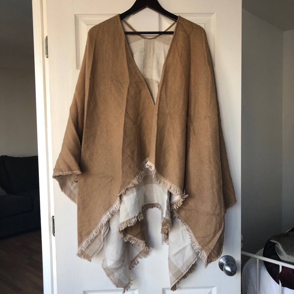 Reversible Cape - image 3